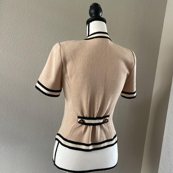 St. John 2 pc set Beige Short Sleeve Sweater luxury high waist shorts - Picture 3 of 17